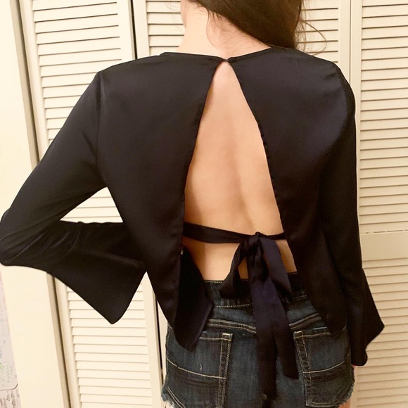 Navy blue backless blouse - Picture 3 of 3